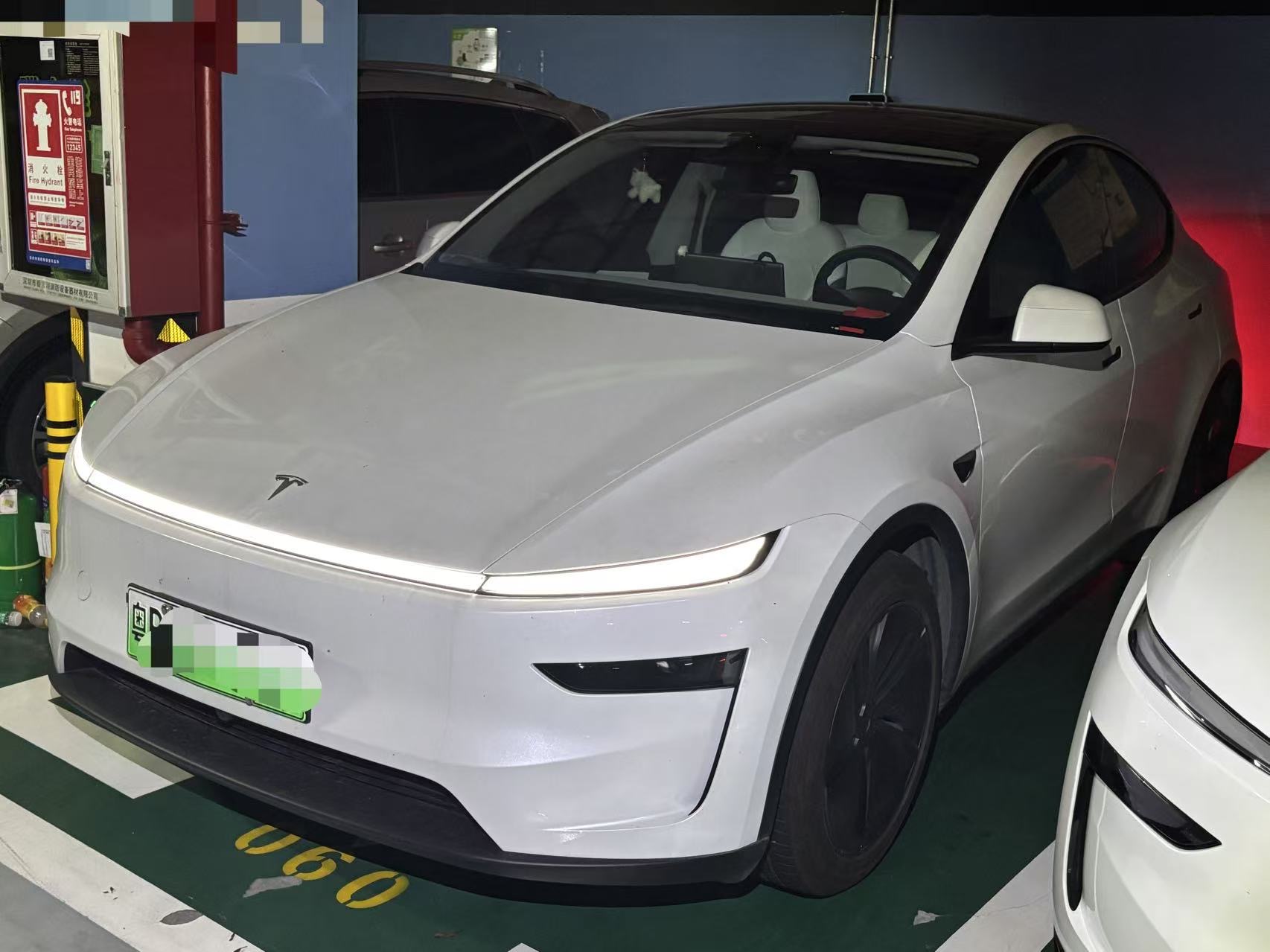 Tesla Model Y 2025 Tesla Model Y 2025 car image