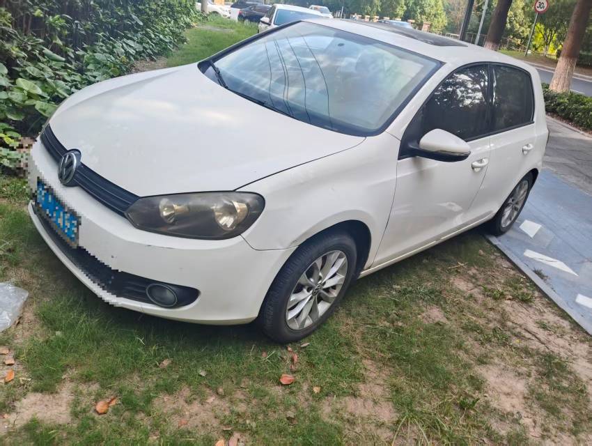 Volkswagen Golf 2011 car image 