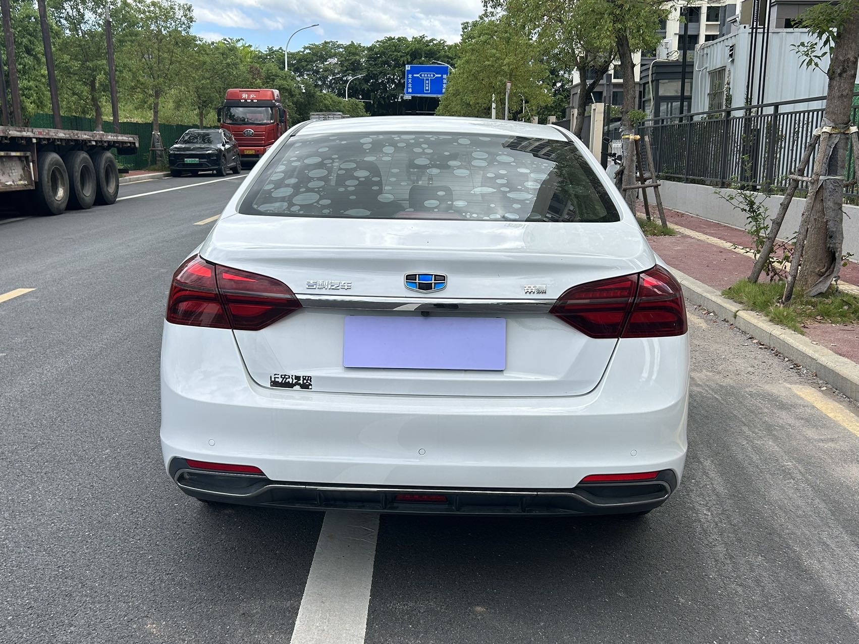 GEELY Emgrand 2019 #8 GEELY Emgrand 2019 car image #8