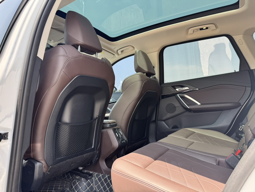 BMW X1 2024 car image #8