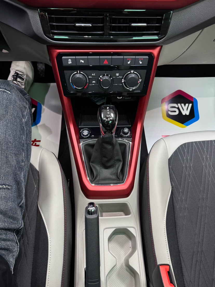 Volkswagen T-Cross 2022 car image #12