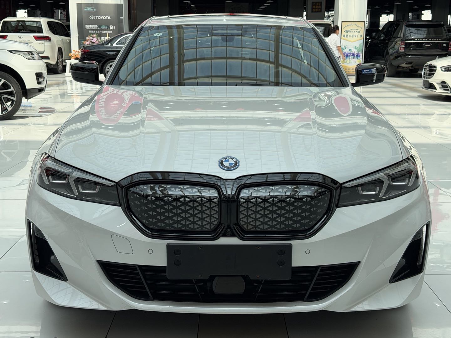BMW i3 2026 car image #2