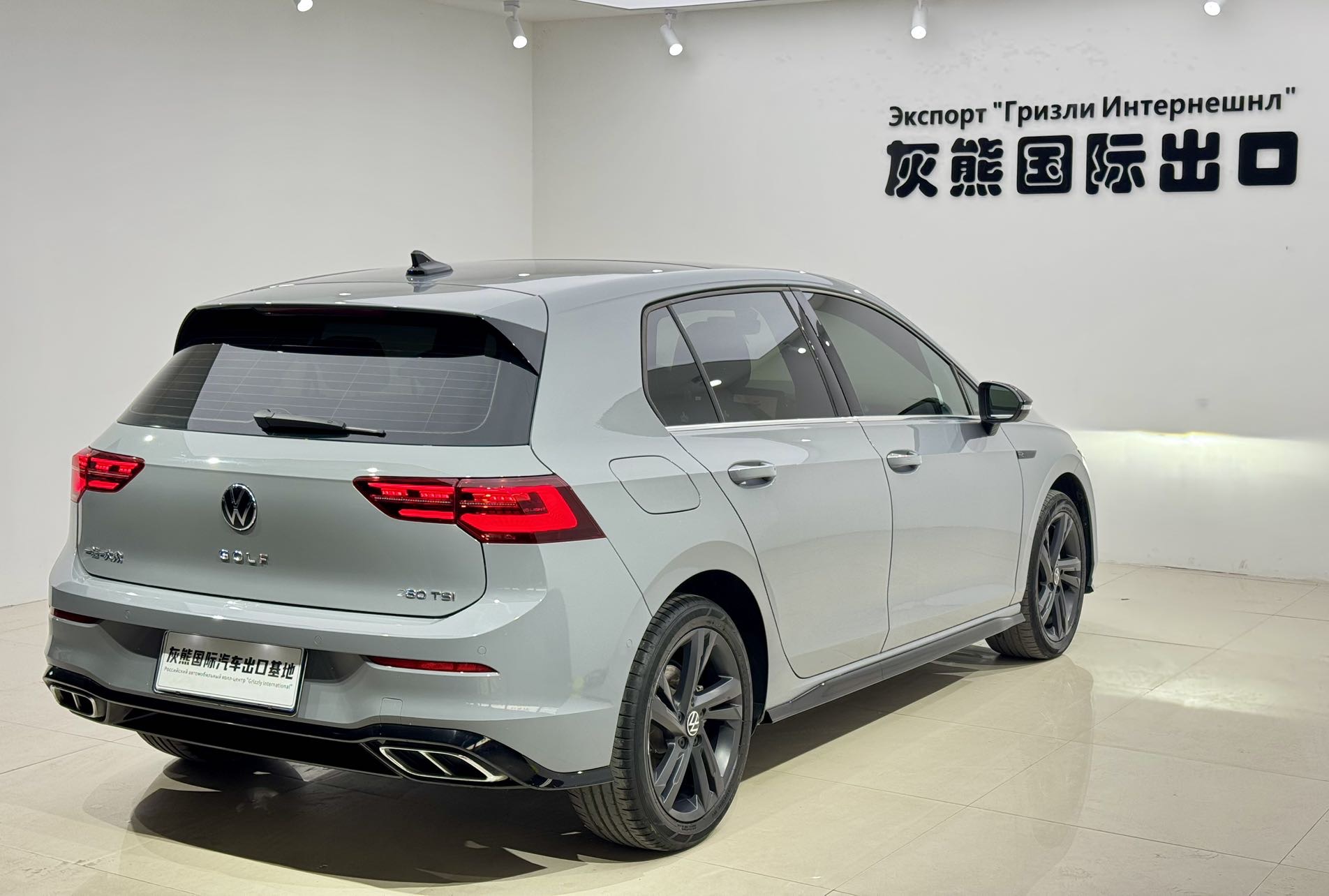 Volkswagen Golf 2023 car image #4