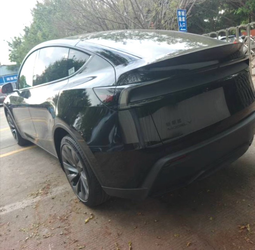 Tesla Model Y 2026 car image #4