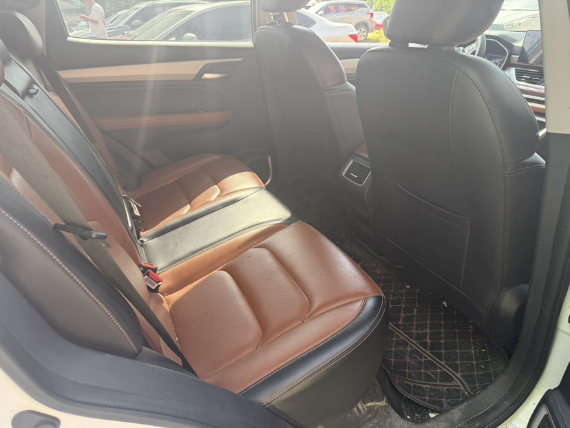 GEELY Vision X6 2020 car image #6
