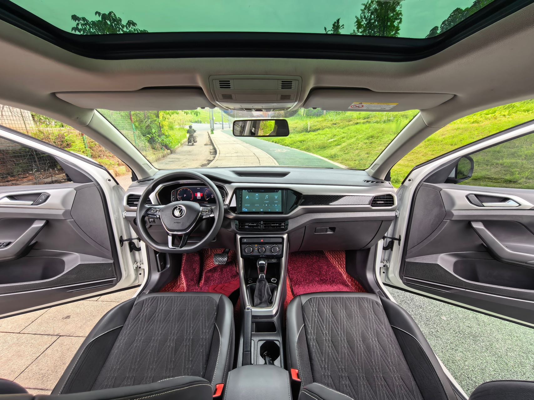 Volkswagen T-Cross 2022 car image #8