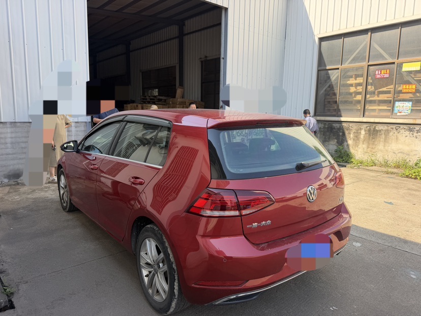 Volkswagen Golf 2018 car image #5