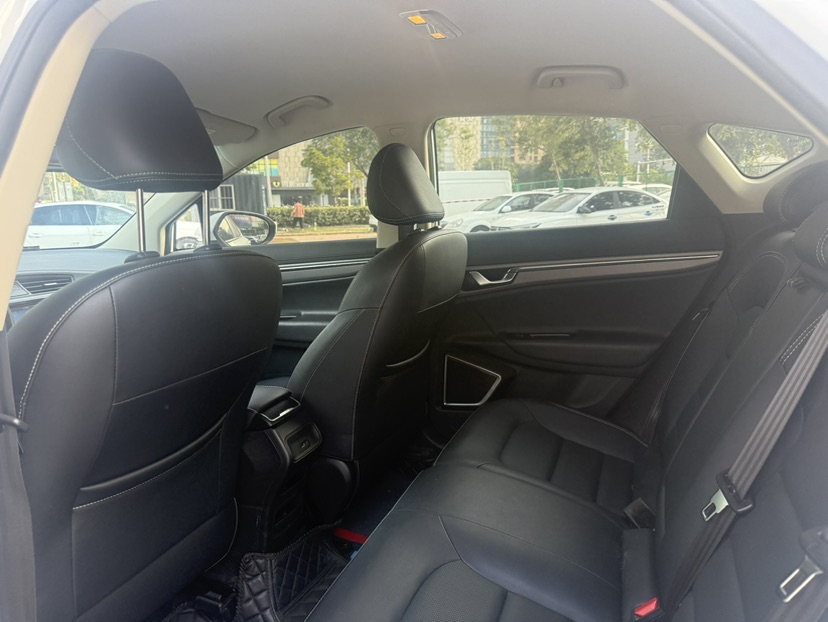 GEELY Emgrand GS 2018 car image #4