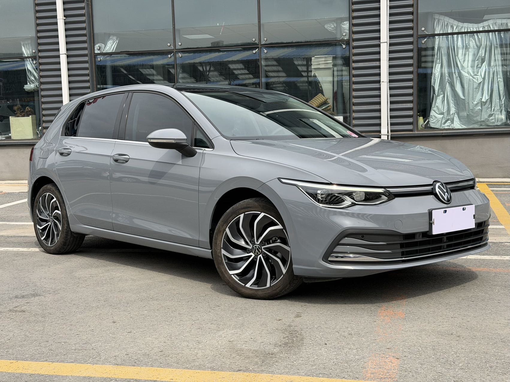 Volkswagen Golf 2022 car image #3