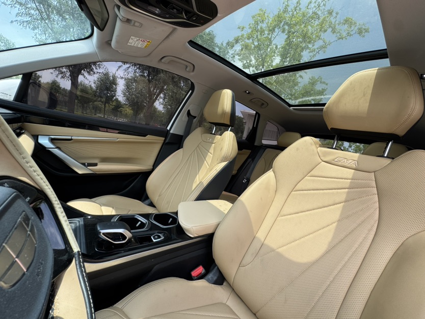 GEELY Boyue L 2023 car image #9