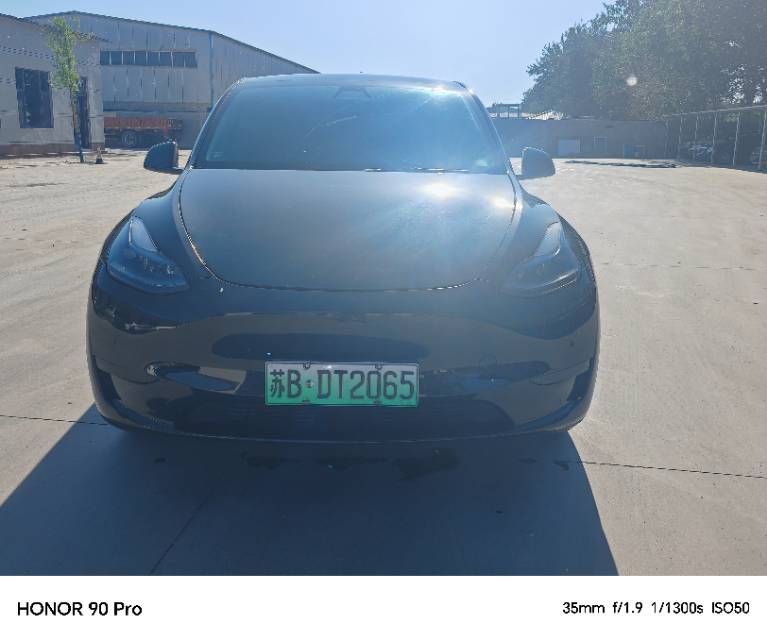 Tesla Model Y 2023 car image #3