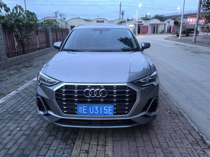 Audi Q3 2022 immagine di auto #2