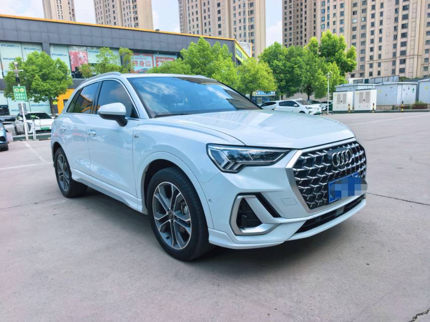 Audi Q3 2026 car image #3