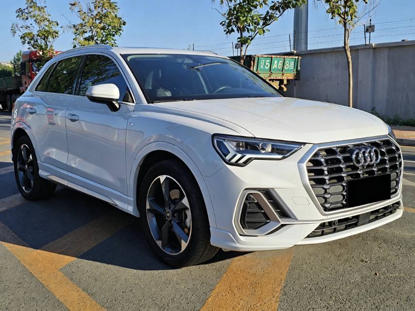 Audi Q3 2023 #3 Audi Q3 2023 car image #3