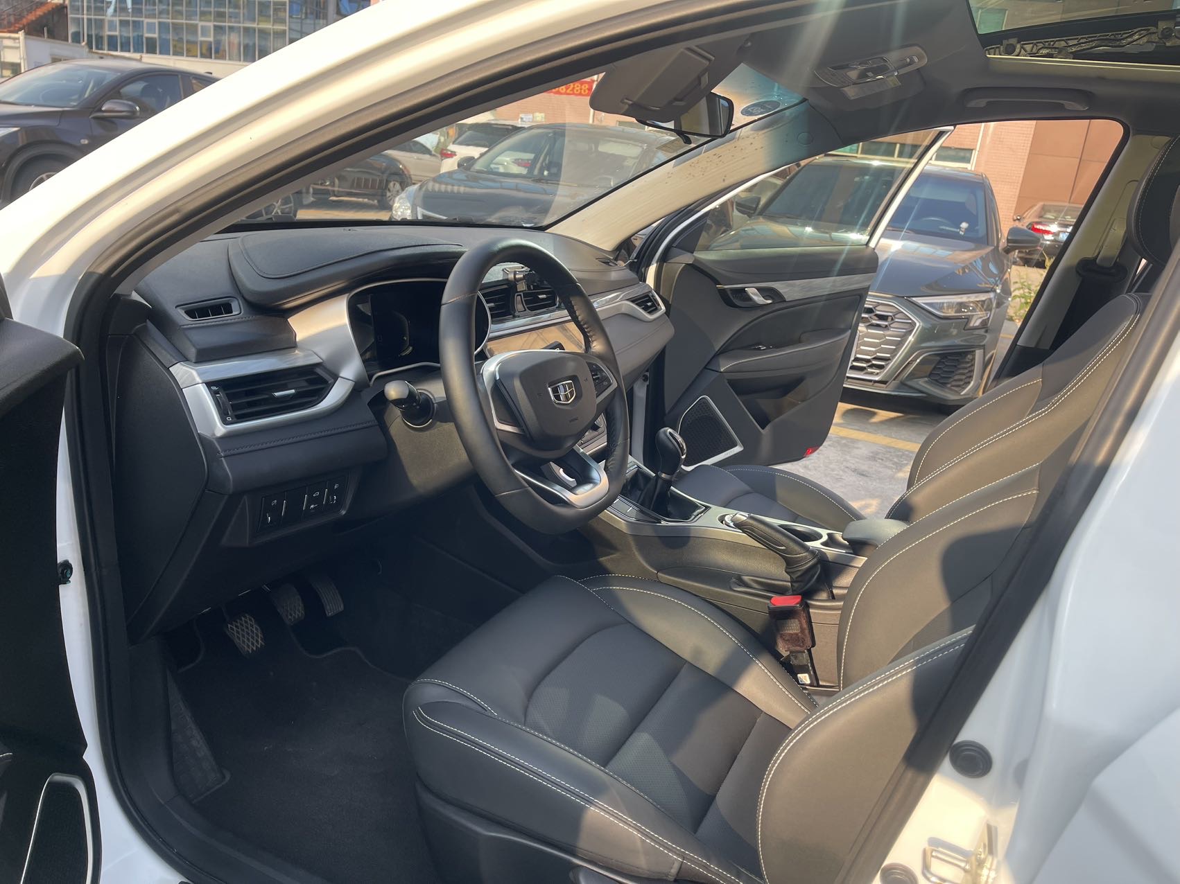 GEELY Emgrand 2019 car image #4