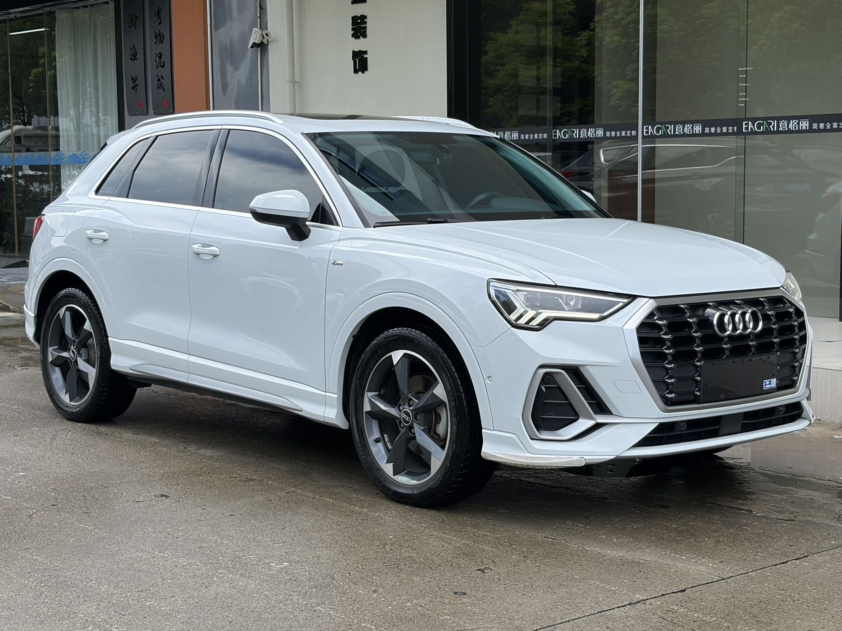 Audi Q3 2022 car image #3