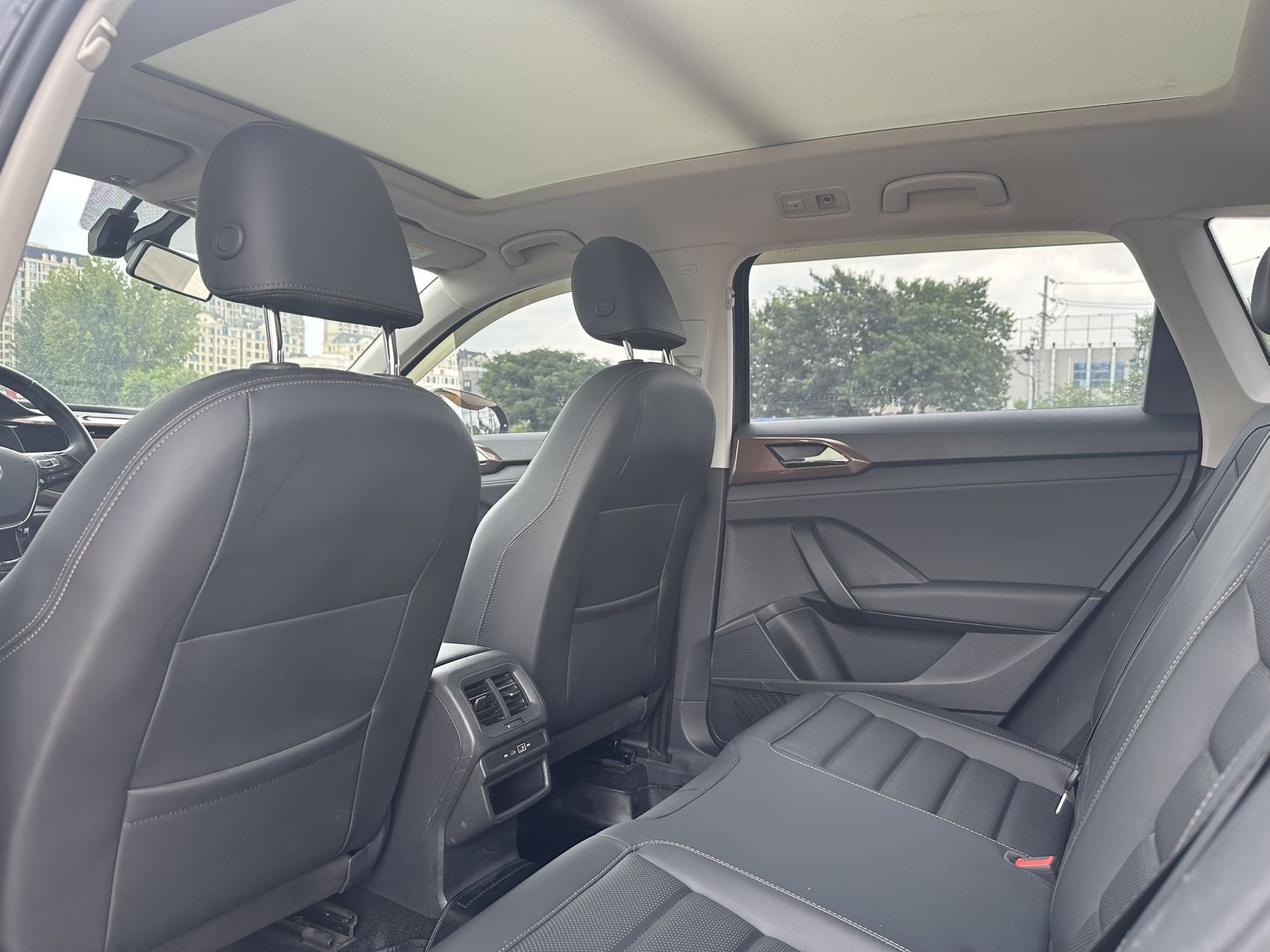 Volkswagen Tharu 2023 car image #7
