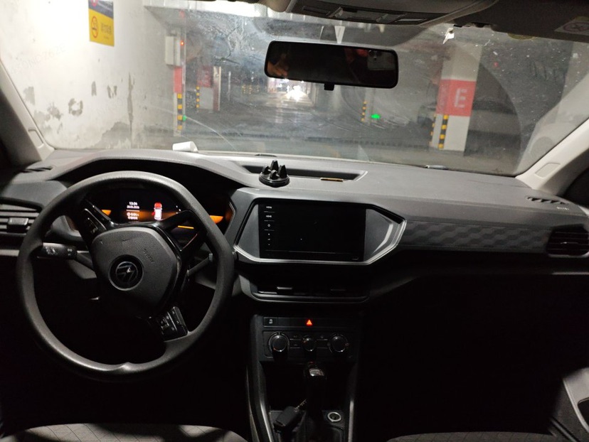 Volkswagen T-Cross 2023 #3 Volkswagen T-Cross 2023 car image #3