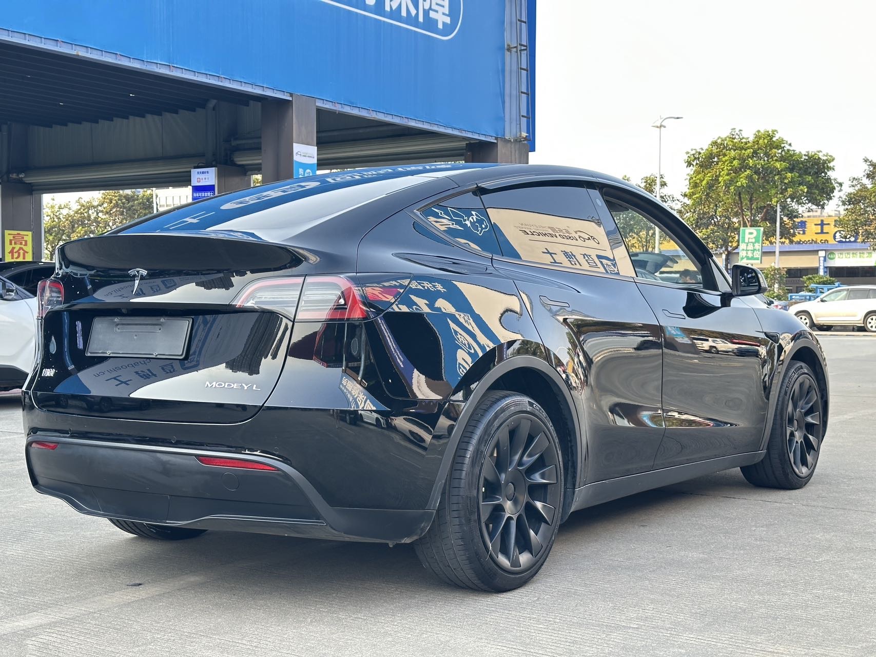 Tesla Model Y 2022 car image #7