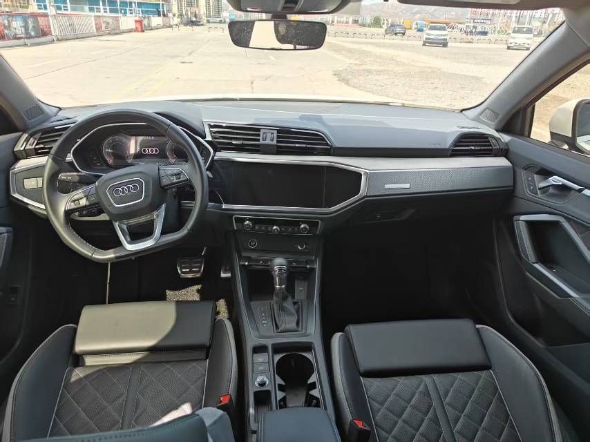 Audi Q3 2025 #4 Audi Q3 2025 car image #4