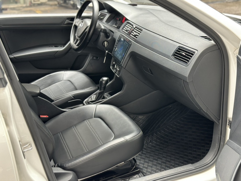 Volkswagen Santana 2019 car image #7