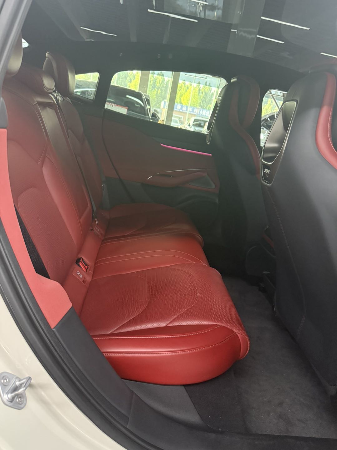 MI SU7 2024 car image #4