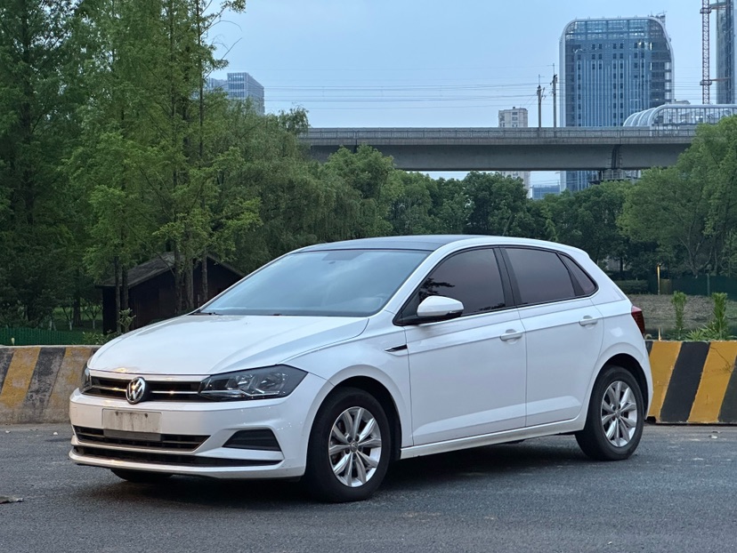 Volkswagen Polo 2021 car image 