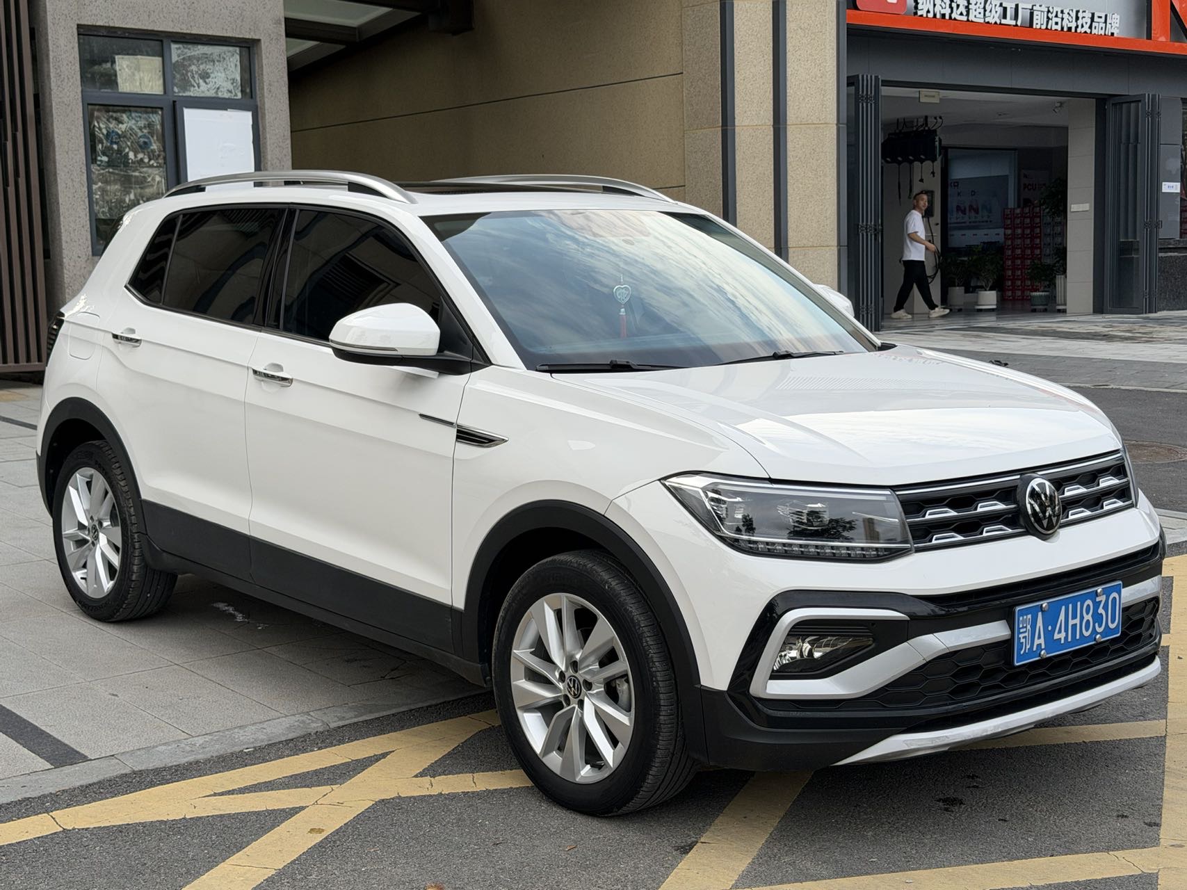 Volkswagen T-Cross 2022 car image #3