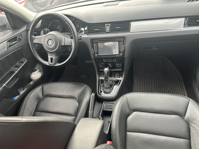 Volkswagen Bora 2014 car image #8