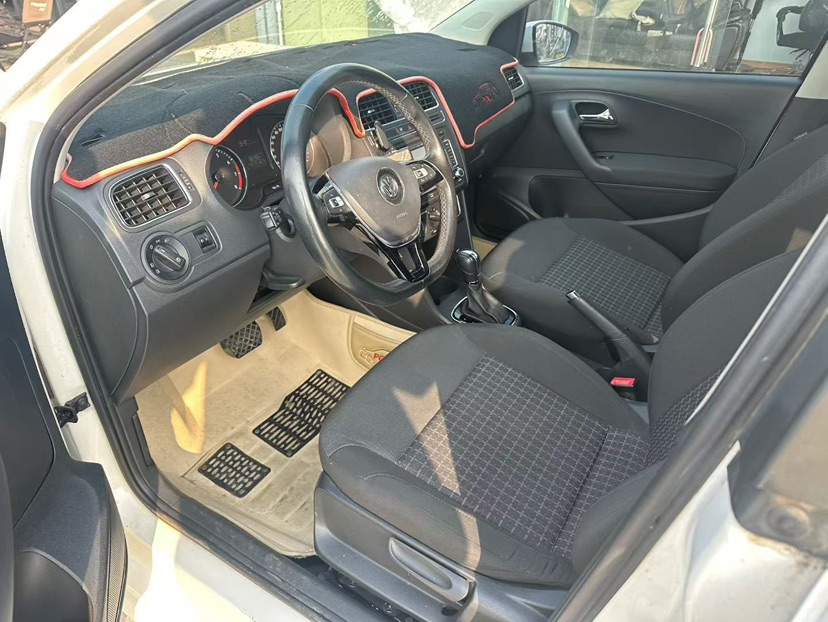 Volkswagen Polo 2017 car image #4