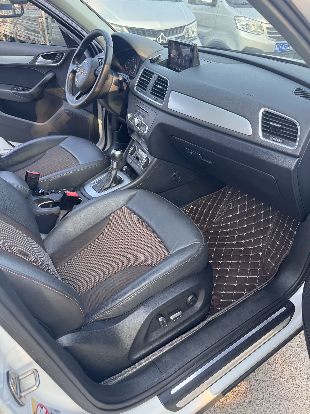 Audi Q3 2018 #9 Audi Q3 2018 car image #9