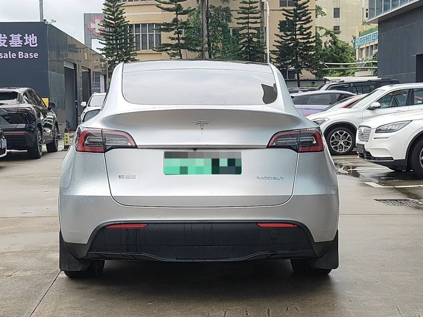 Tesla Model Y 2022 #6 Tesla Model Y 2022 car image #6