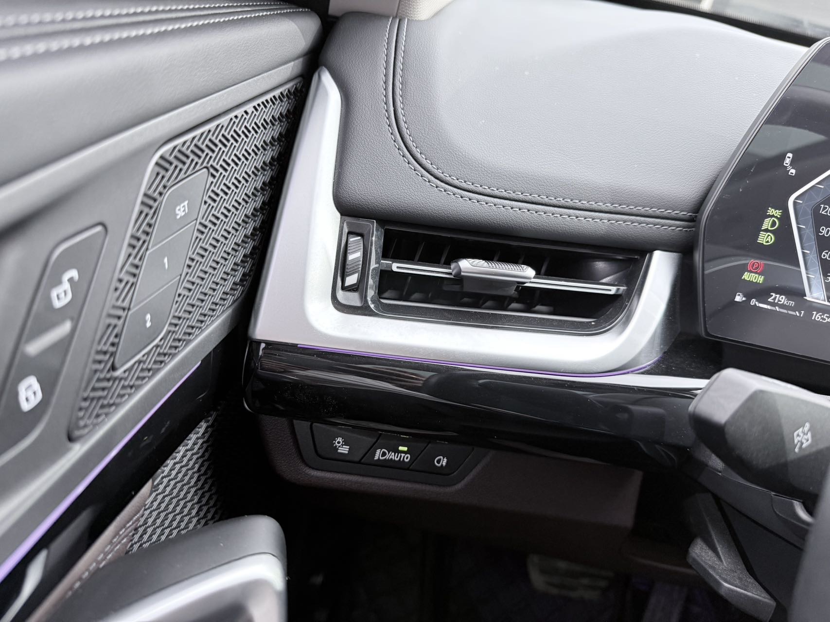 BMW X1 2024 car image #12