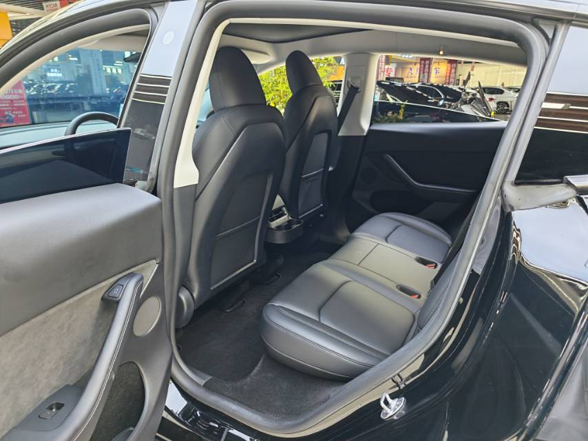 Tesla Model Y 2023 #4 Tesla Model Y 2023 car image #4