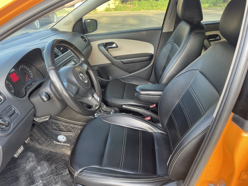 Volkswagen Polo 2012 car image #4