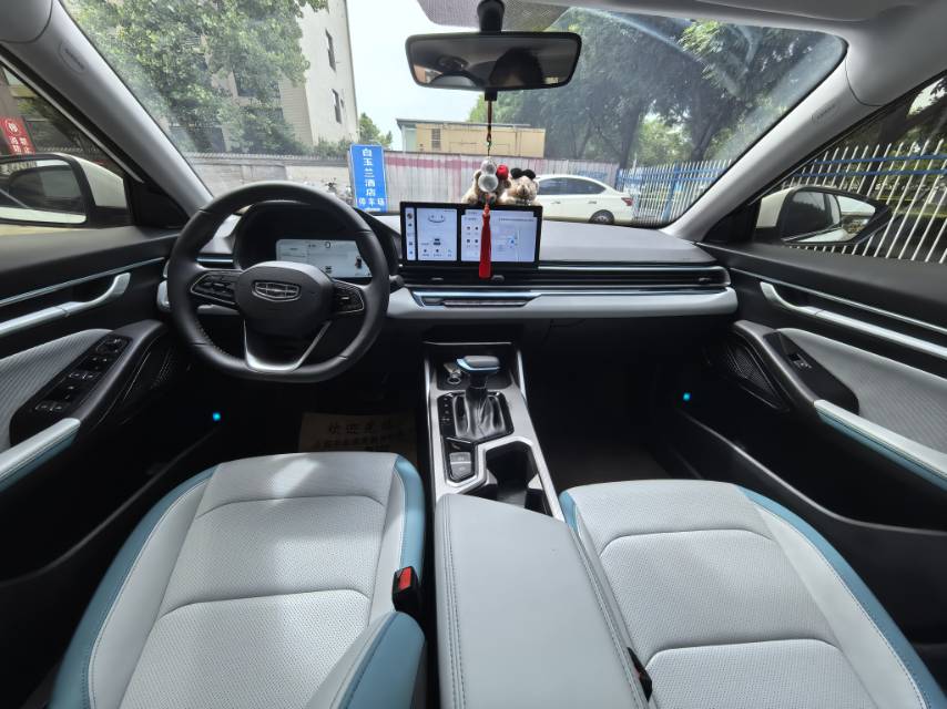 GEELY Emgrand 2025 #6 GEELY Emgrand 2025 car image #6