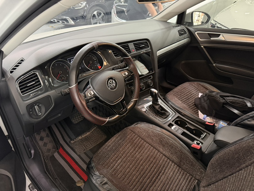 Volkswagen Golf 2020 car image #5