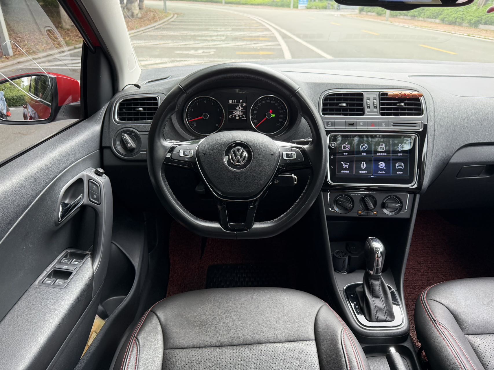 Volkswagen Polo 2018 car image #6