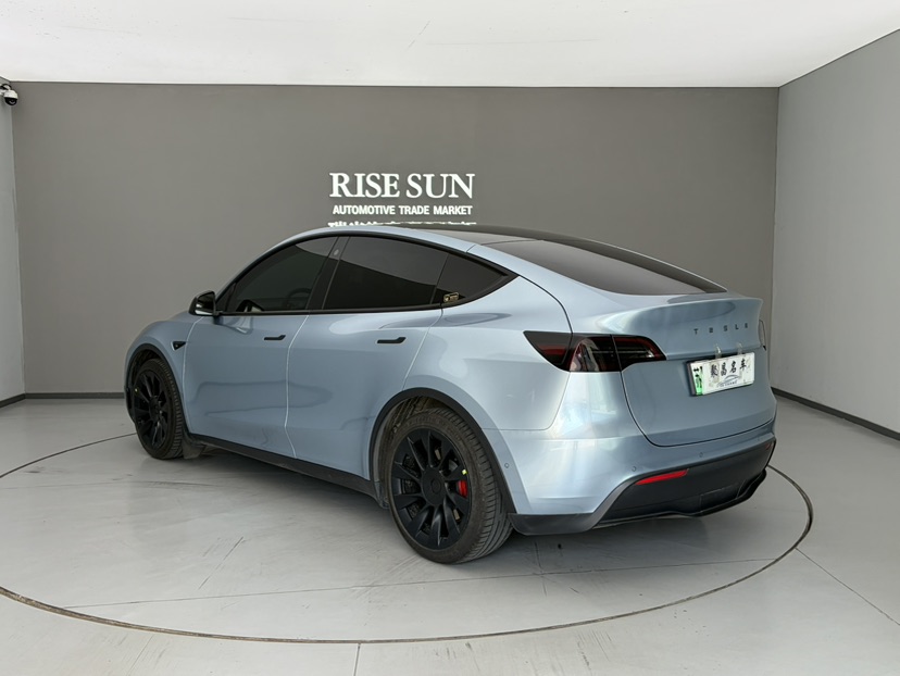 Tesla Model Y 2023 #9 Tesla Model Y 2023 car image #9