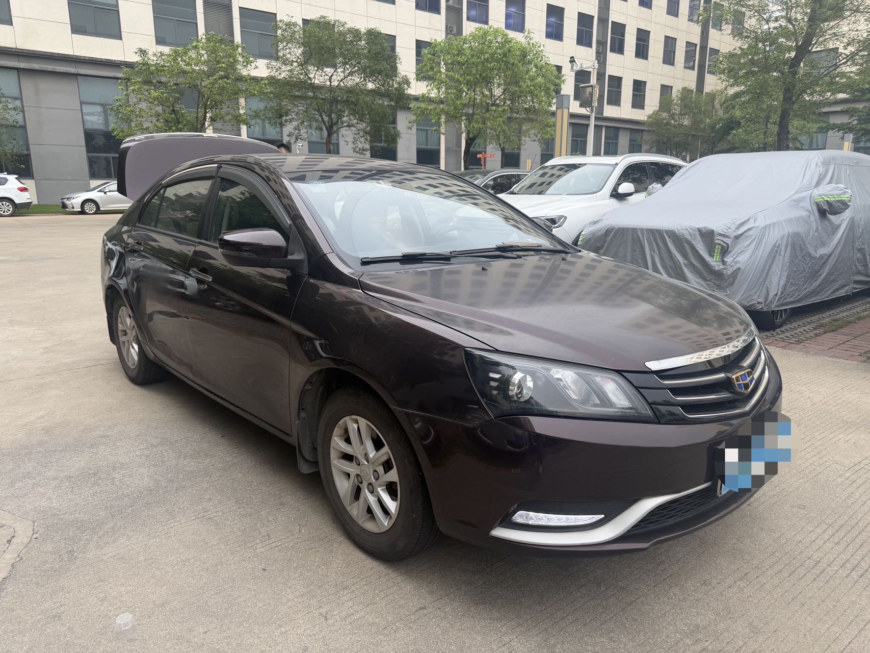 GEELY Emgrand 2016 car image #3