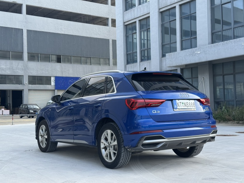 Audi Q3 2019 #4 Audi Q3 2019 car image #4
