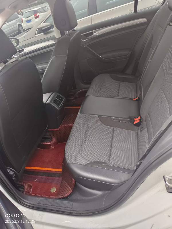 Volkswagen Golf 2017 car image #7