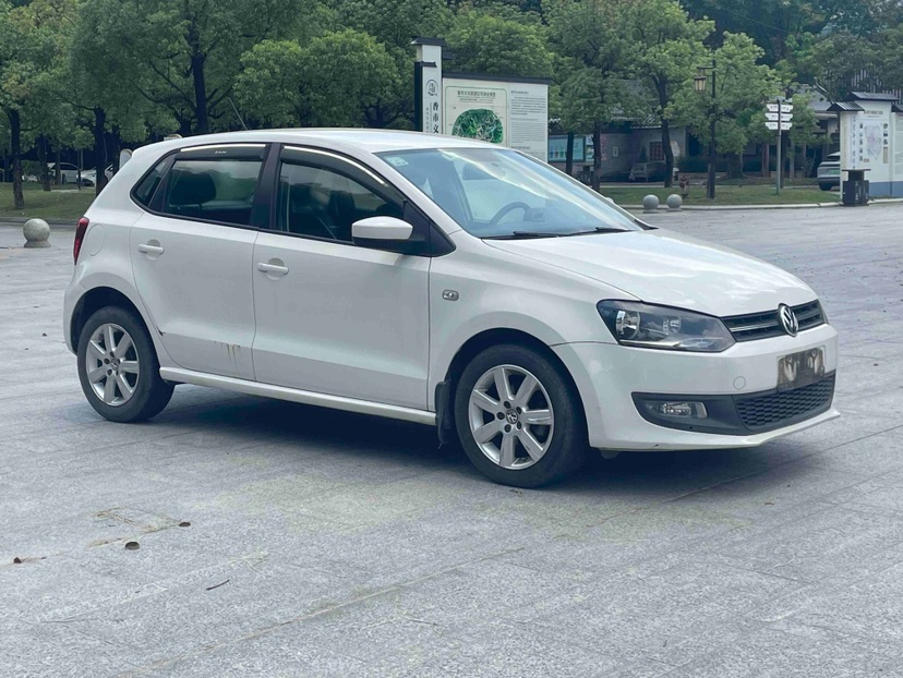 Volkswagen Polo 2014 car image #3