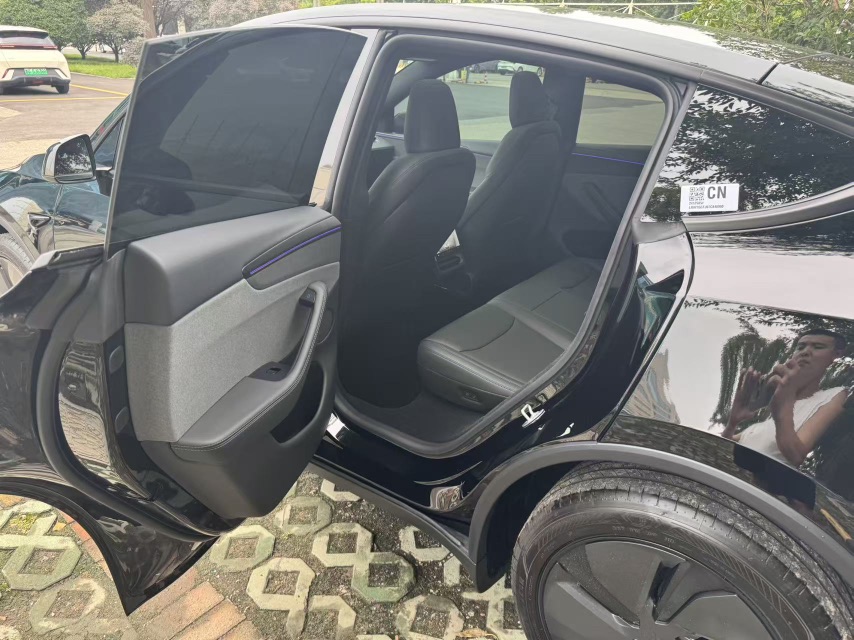 Tesla Model Y 2026 car image #7