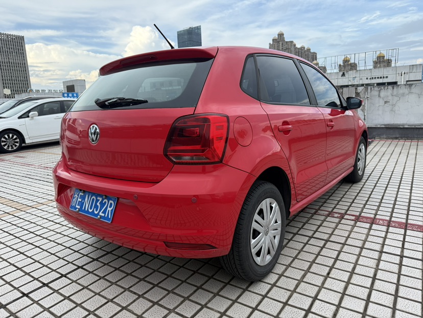 Volkswagen Polo 2017 car image #9