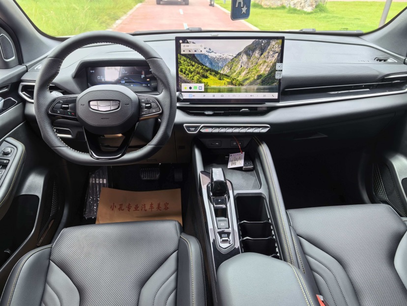 GEELY Coolray 2025 #6 GEELY Coolray 2025 car image #6