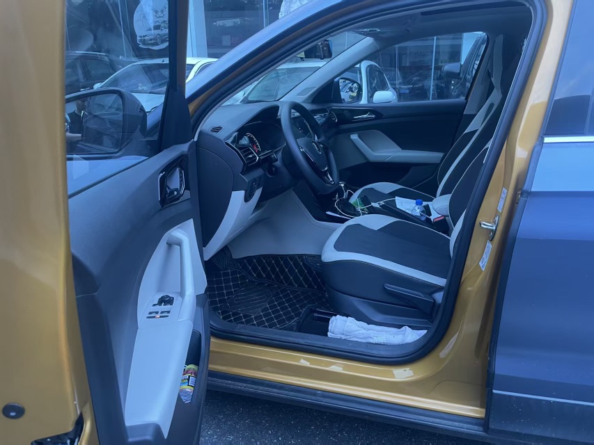 Volkswagen T-Cross 2021 #3 Volkswagen T-Cross 2021 car image #3