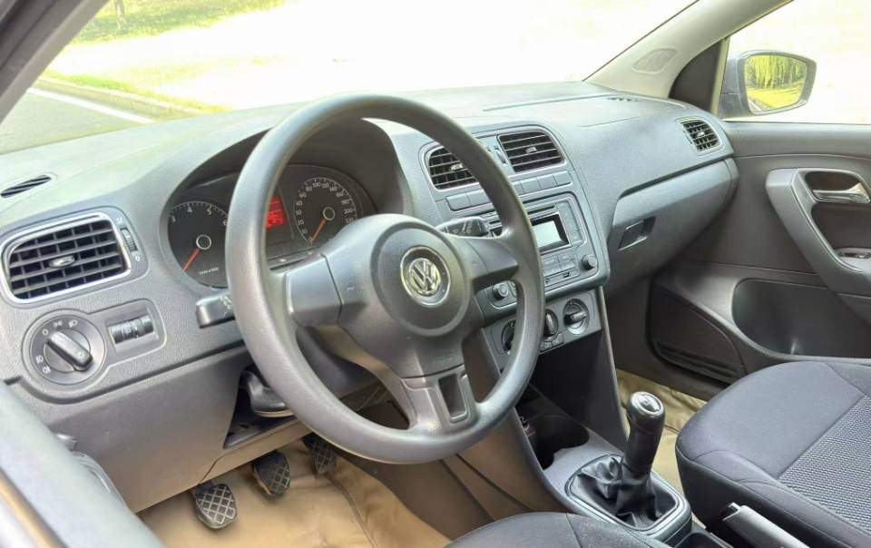 Volkswagen Polo 2011 #5 Volkswagen Polo 2011 car image #5