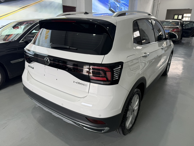 Volkswagen T-Cross 2020 car image #4