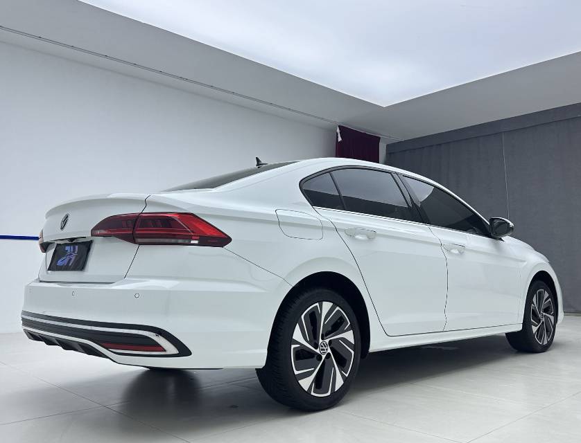 Volkswagen Bora 2022 car image #6